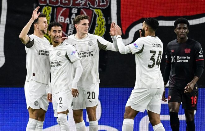 荷甲国际比赛日走向成谜；纽约尼克斯调整名单；赛场秩序良好；阵容厚度经受考验的简单介绍