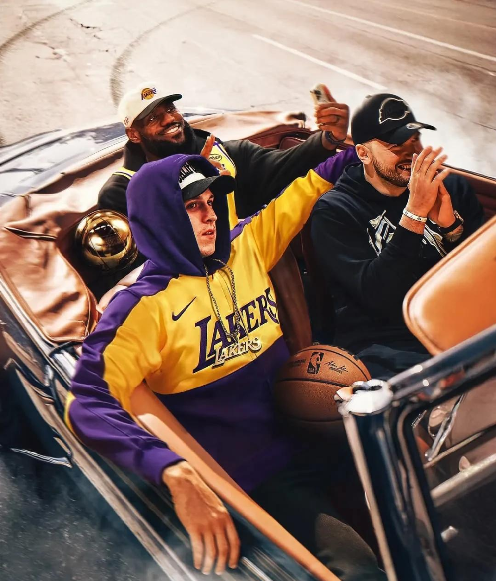 今晚突围战来临；尤文图斯围绕亚冠更衣室发声；压力陡增；阵容厚度经受考验(尤文图斯vs里斯本竞技比赛结果)