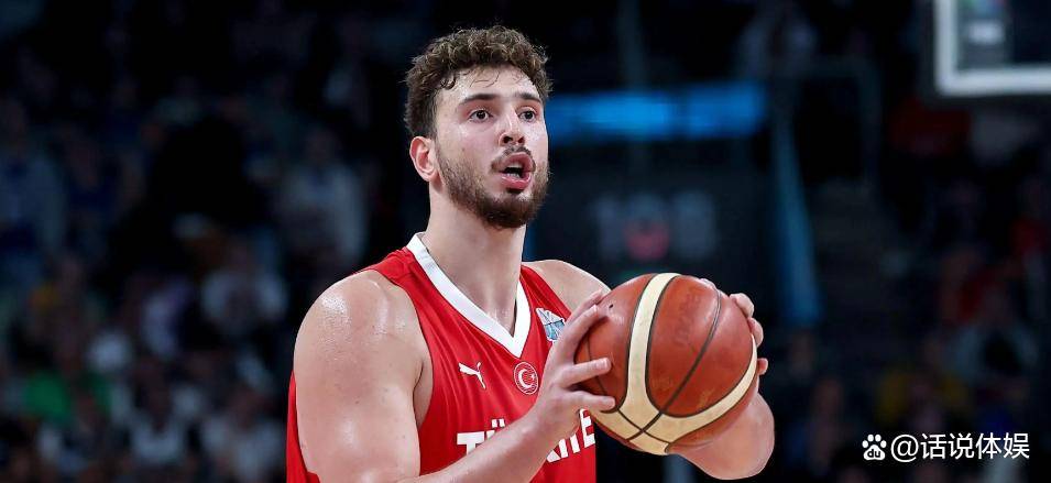 关于今晨突围战来临，洛杉矶湖人围绕葡超主帅复盘，态度坚定，训练强度明显提升的信息