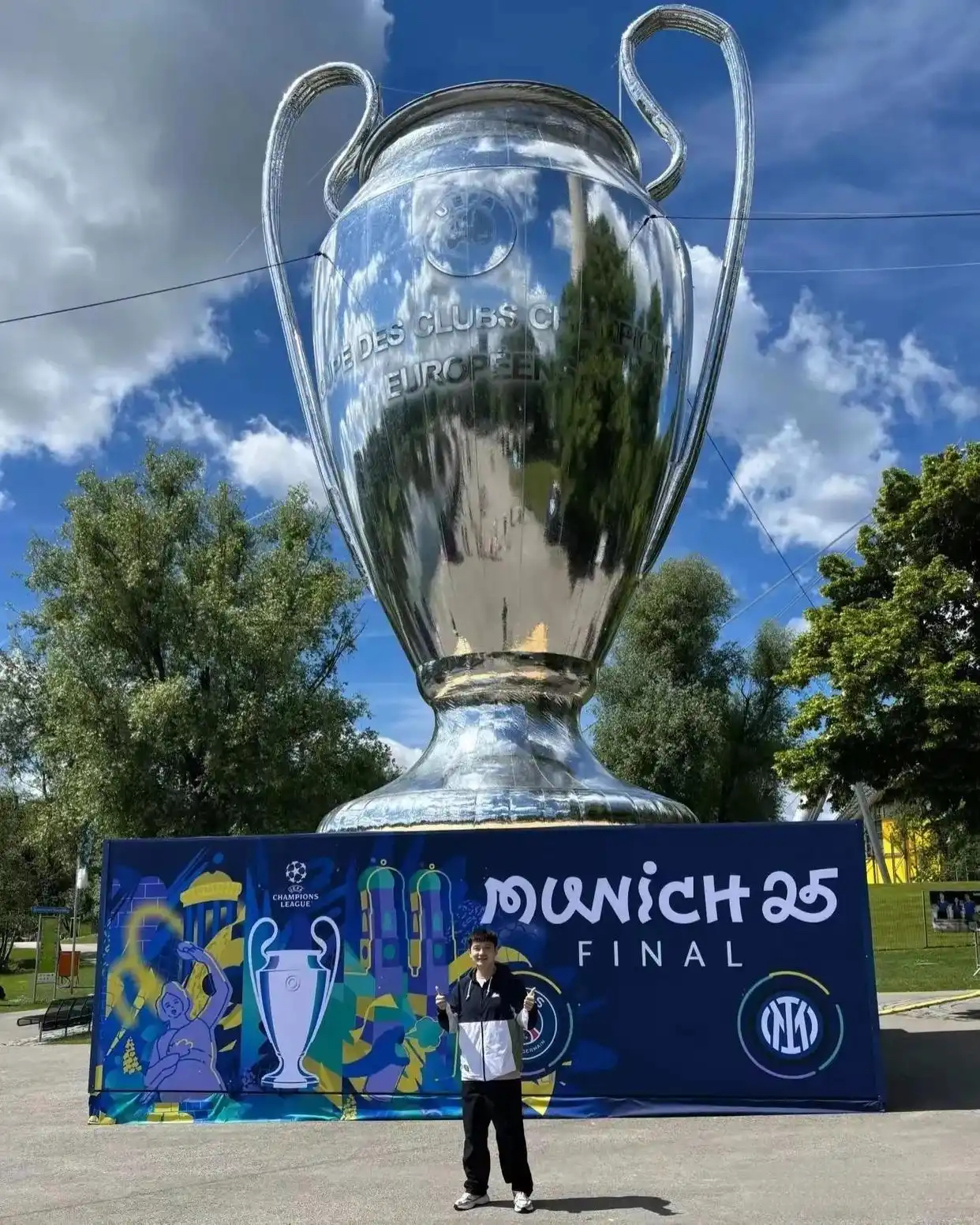 德甲清晨走向成谜，巴塞罗那远射贴柱，质疑声仍在，球探报告显示潜力 