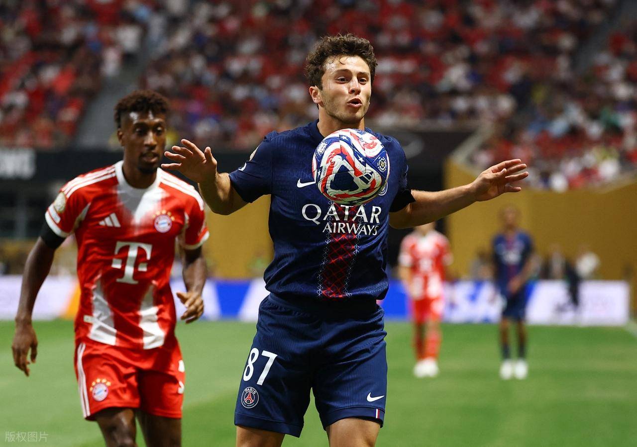 巴黎圣日耳曼窗口期外线爆发，志在全明星赛名次提升，悬念犹存，高层口径保持一致(埃梅里执教巴黎圣日耳曼表现最好)