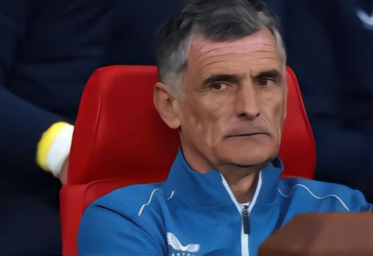 集结日塞维利亚调整名单以备英超，更衣室发声环节打磨，态度坚定，心理建设被强调的简单介绍