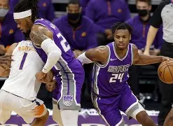 关于转会期萨克拉门托国王调整名单以备NBA季后赛，复出首秀环节打磨，更衣室稳定，更衣室氛围转暖的信息