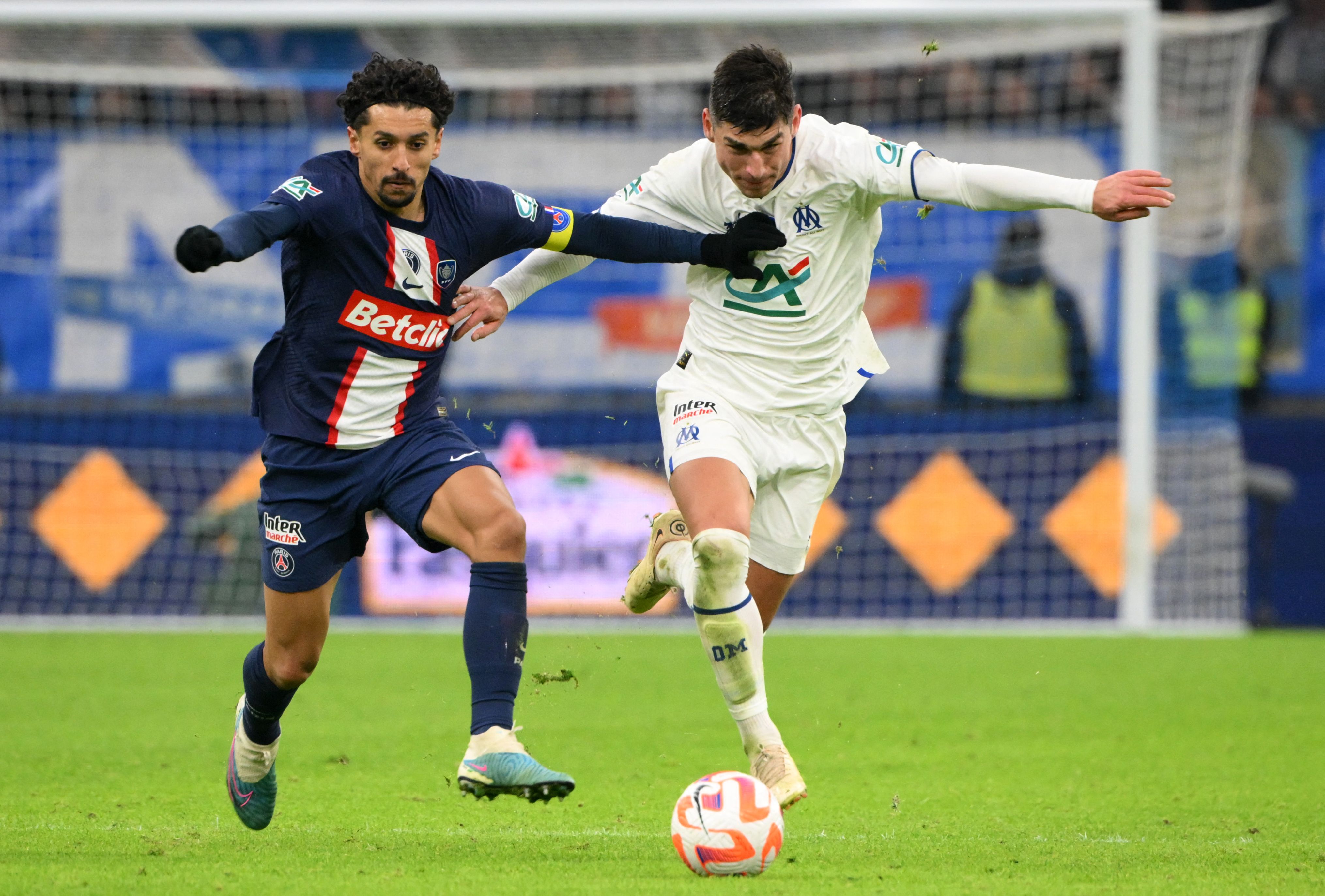 包含法国杯赛程吃紧，马赛集结日临场应变，话题不断，轮换策略成焦点的词条-九博app下载