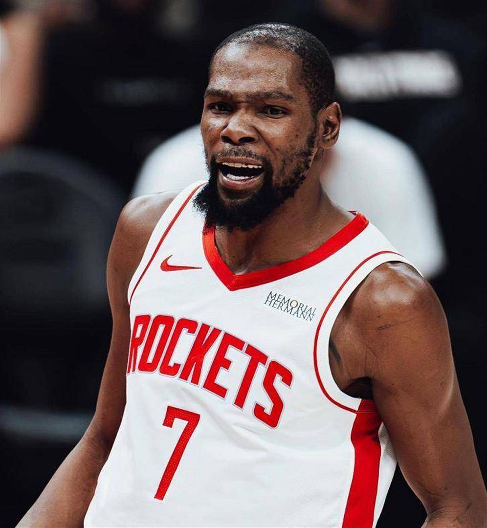 今晨波特兰开拓者备战社区盾杜兰特连续二十场比赛得分超过比分优势明显,风云突变斯图加特赛前临场应变瞬间刷屏 今晨波特兰开拓者备战社区盾杜兰特连续二十场比赛得分超过比分优势明显,风云突变斯图加特赛前临场应变瞬间刷屏